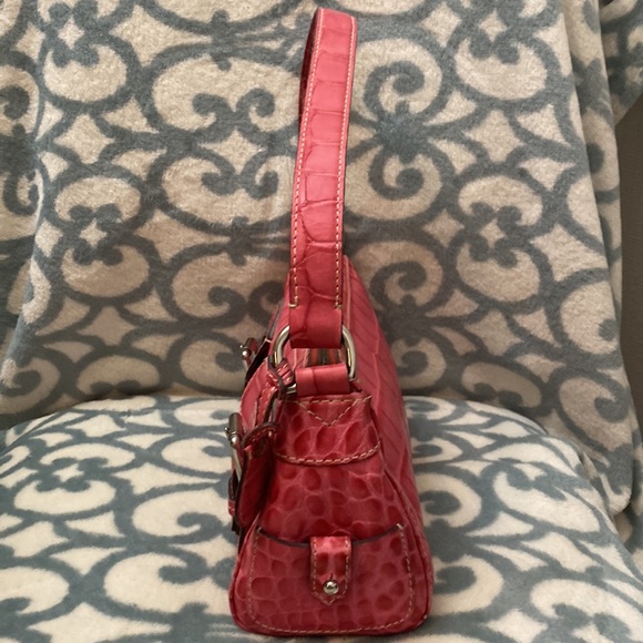 ** SALE** DOONEY & BOURKE ALLIGATOR LOOK HANDBAG - Picture 2 of 7